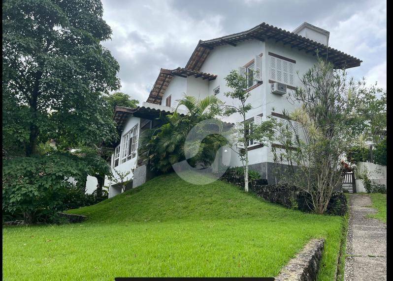Casa à venda com 3 quartos, 180m² - Maria Paula,Niterói