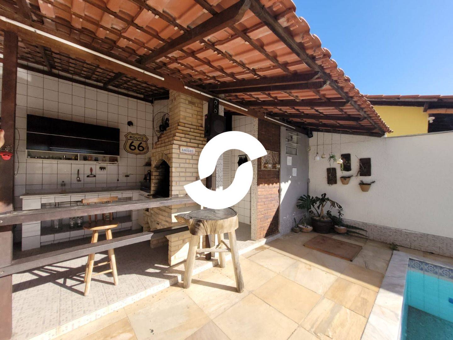 Casa à venda com 4 quartos, 335m² - Piratininga,Niterói