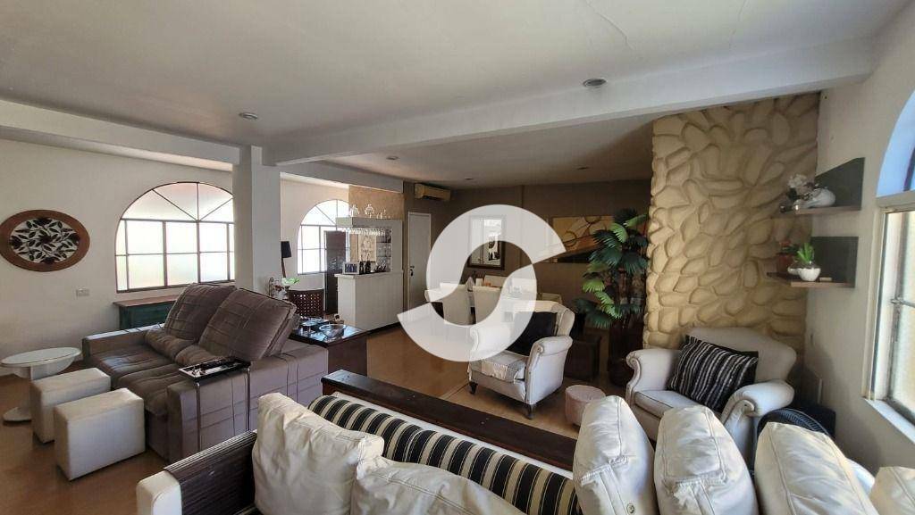 Casa à venda com 4 quartos, 373m² - São Francisco,Niterói
