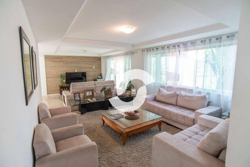 Casa à venda com 4 quartos, 400m² - Badu,Niterói