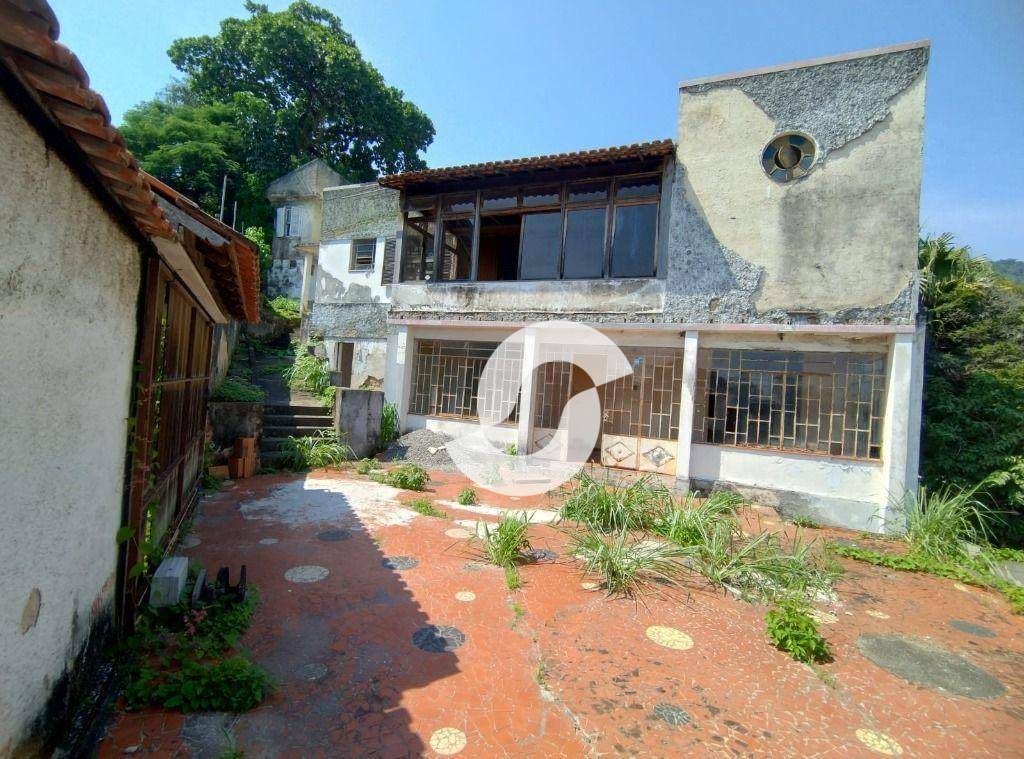 Casa à venda com 4 quartos, 378m² - São Francisco,Niterói