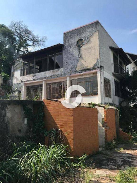 Casa à venda com 4 quartos, 378m² - São Francisco,Niterói