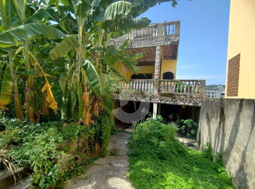 Casa à venda com 3 quartos, 422m² - São Francisco,Niterói