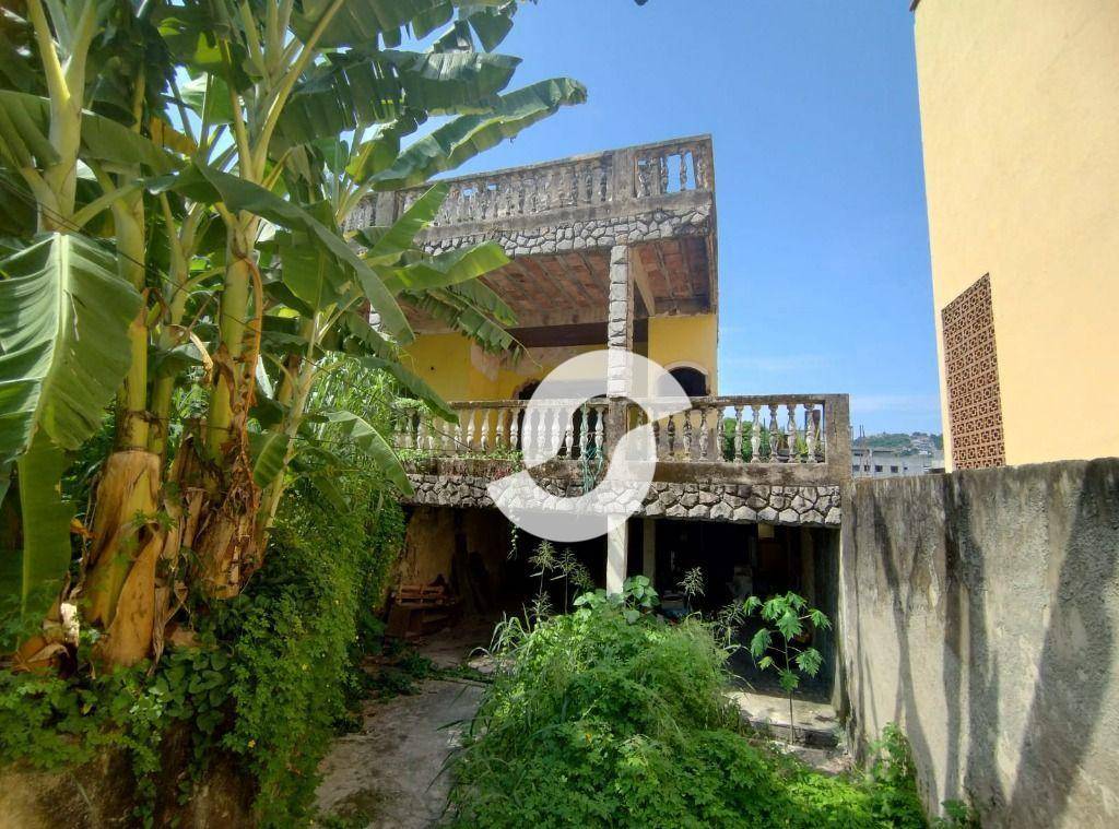 Casa à venda com 3 quartos, 422m² - São Francisco,Niterói