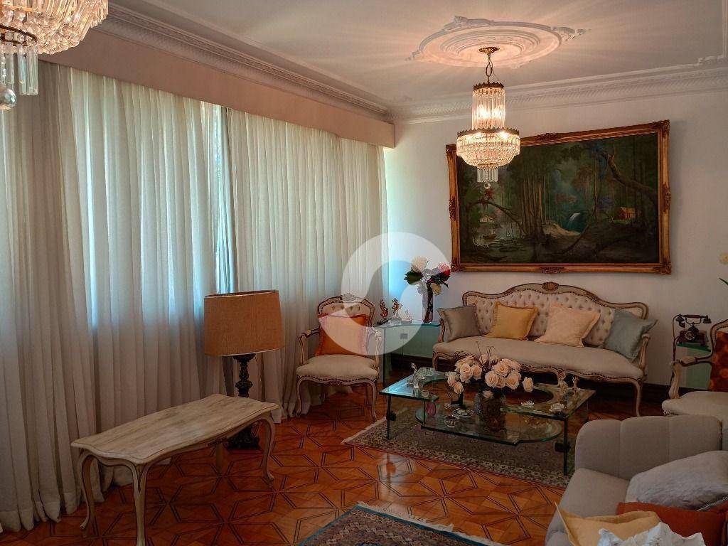 Casa à venda com 3 quartos, 197m² - São Francisco,Niterói
