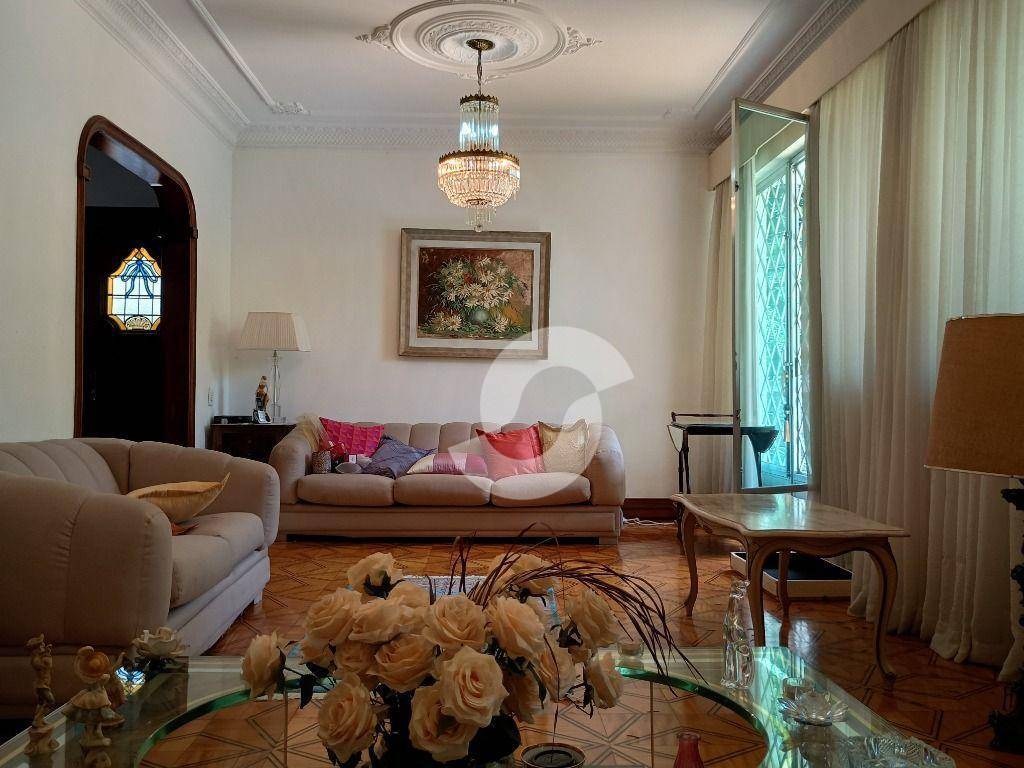 Casa à venda com 3 quartos, 197m² - São Francisco,Niterói