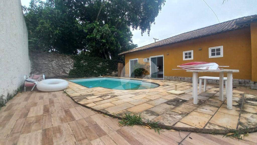 Casa à venda com 4 quartos, 450m² - Maravista,Niterói