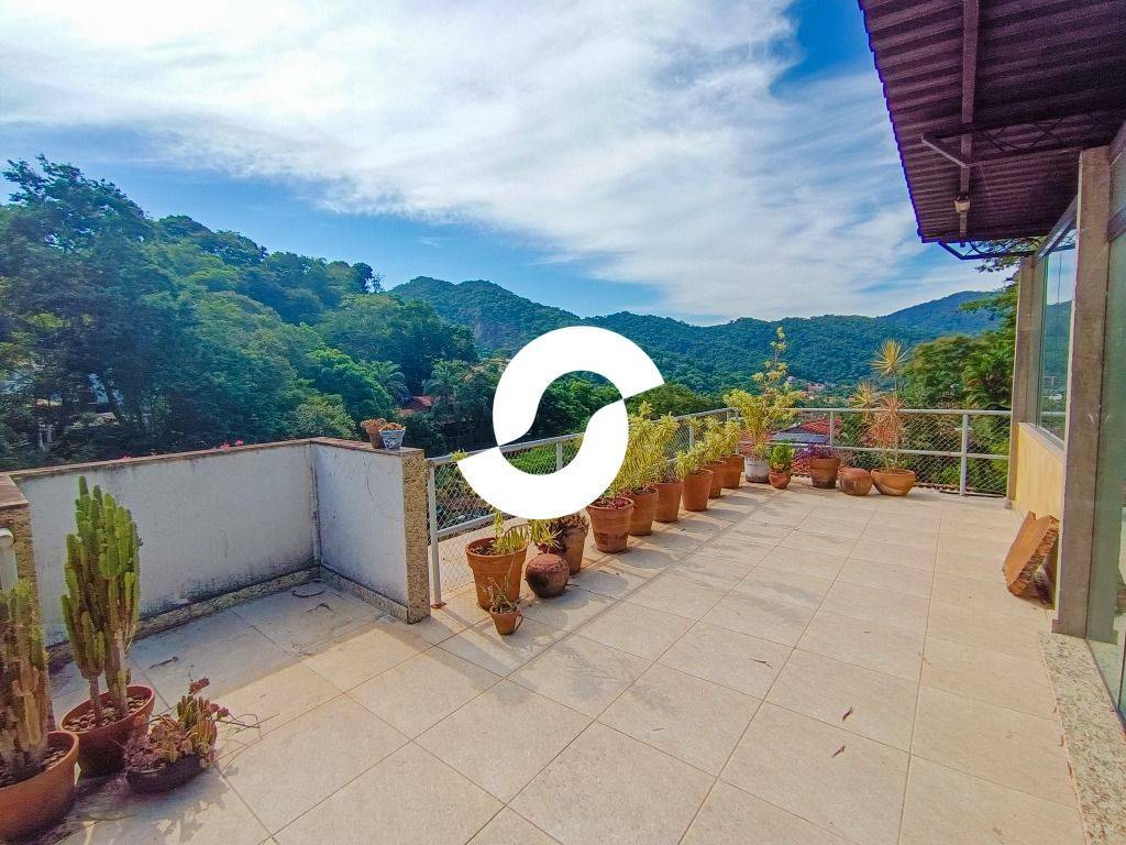 Casa à venda com 5 quartos, 300m² - Itaipu,Niterói