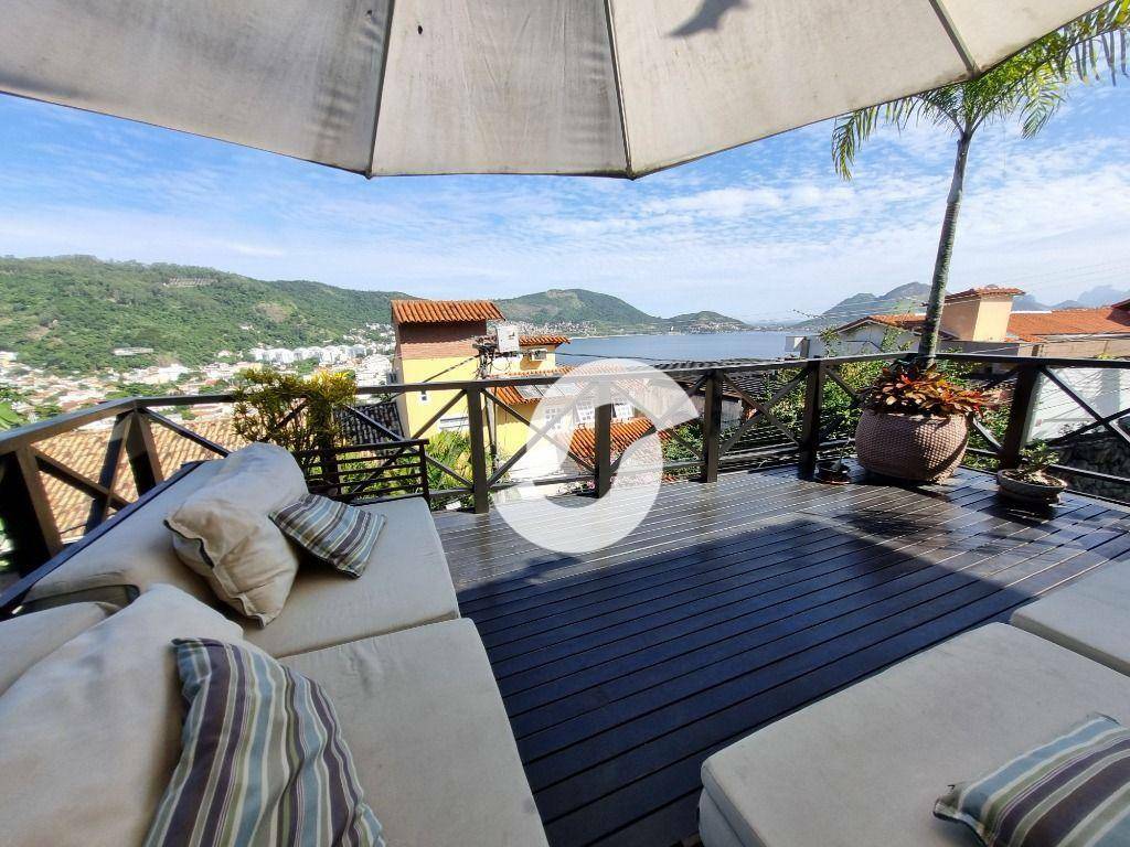 Casa à venda com 5 quartos, 262m² - São Francisco,Niterói