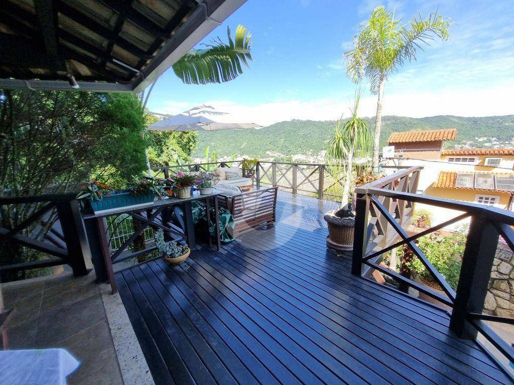 Casa à venda com 5 quartos, 262m² - São Francisco,Niterói