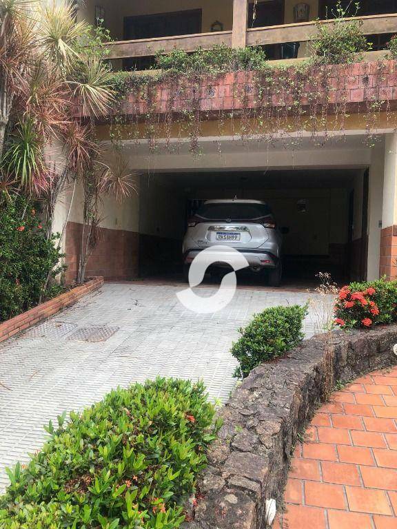 Casa à venda com 4 quartos, 392m² - Itaipu,Niterói