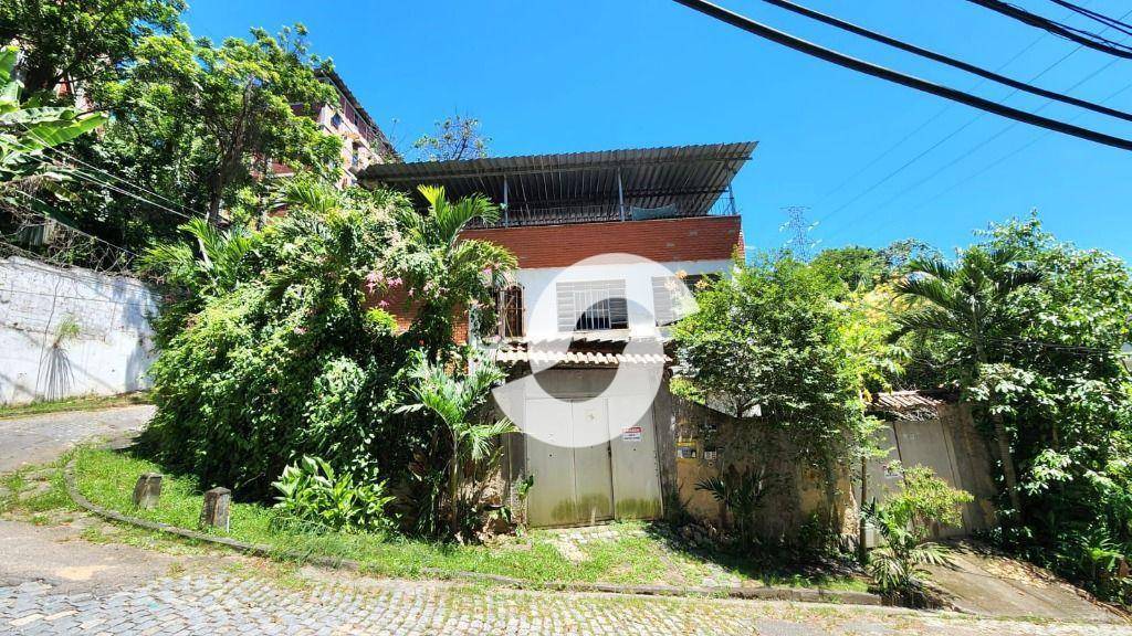 Casa à venda com 6 quartos, 312m² - Fátima,Niterói