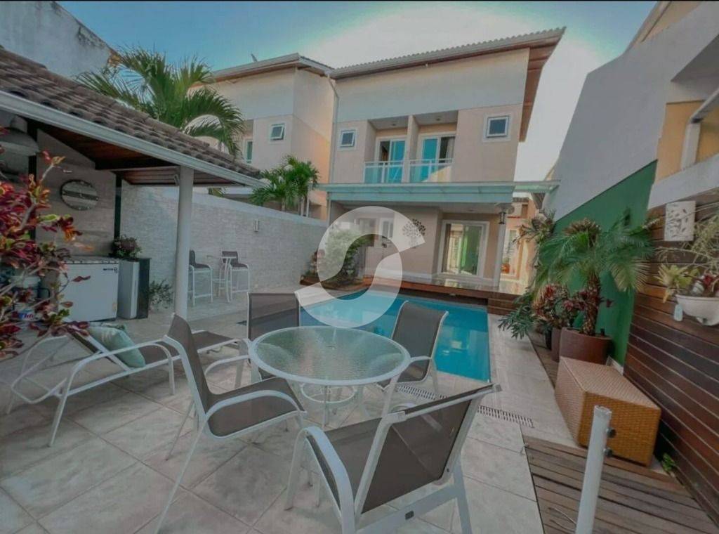 Casa à venda com 3 quartos, 230m² - Piratininga,Niterói