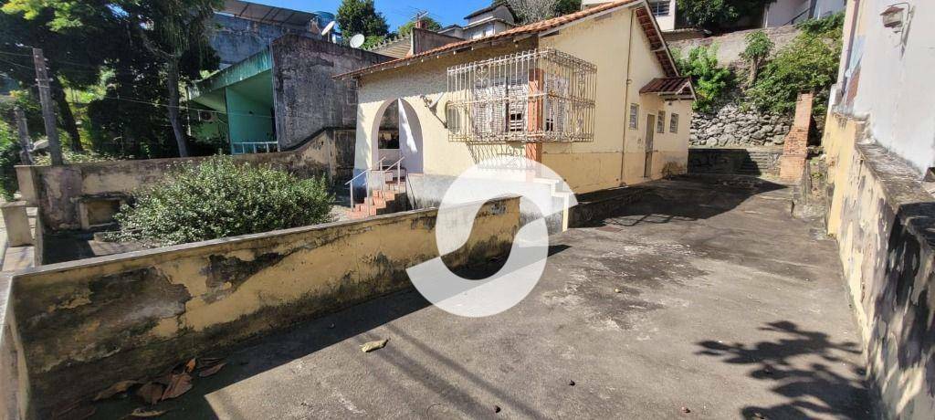 Casa à venda com 2 quartos, 126m² - São Francisco,Niterói