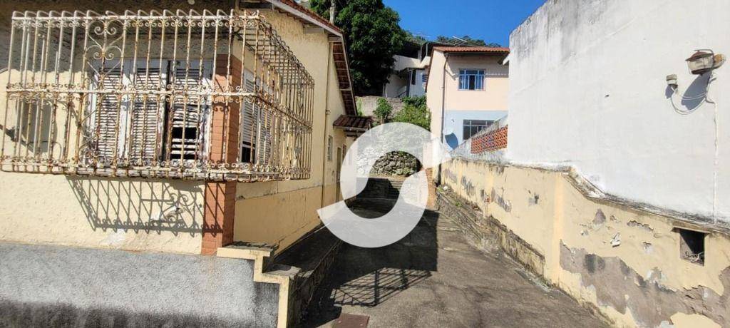 Casa à venda com 2 quartos, 126m² - São Francisco,Niterói