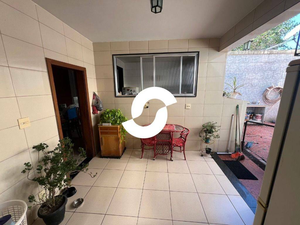 Casa à venda com 4 quartos, 150m² - São Domingos,Niterói