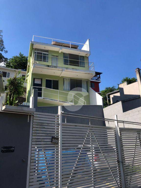 Casa à venda com 2 quartos, 234m² - Vila Progresso,Niterói