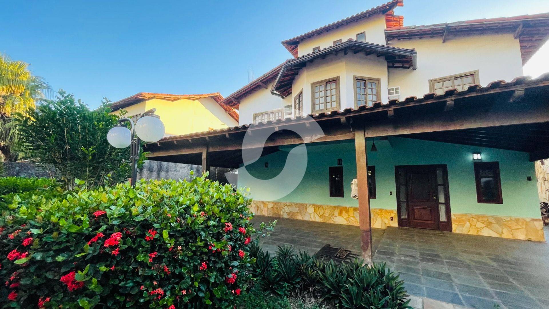 Casa à venda com 5 quartos, 355m² - Camboinhas,Niterói