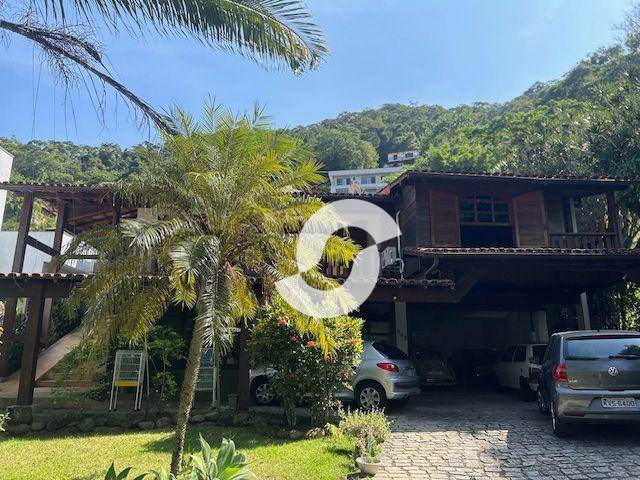 Casa à venda com 5 quartos, 336m² - Itaipu,Niterói