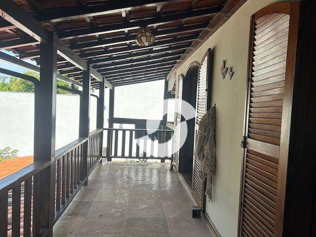 Casa à venda com 5 quartos, 336m² - Itaipu,Niterói