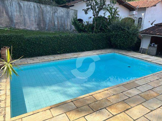 Casa à venda com 5 quartos, 336m² - Itaipu,Niterói