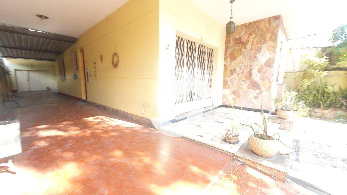  - Ótima casa com 5 dormitórios à venda, 298 m² por R$ 990.000 - Santa Rosa - Niterói/RJ