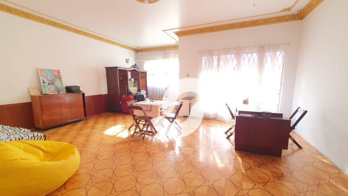 Casa à venda com 5 quartos, 298m² - Santa Rosa,Niterói