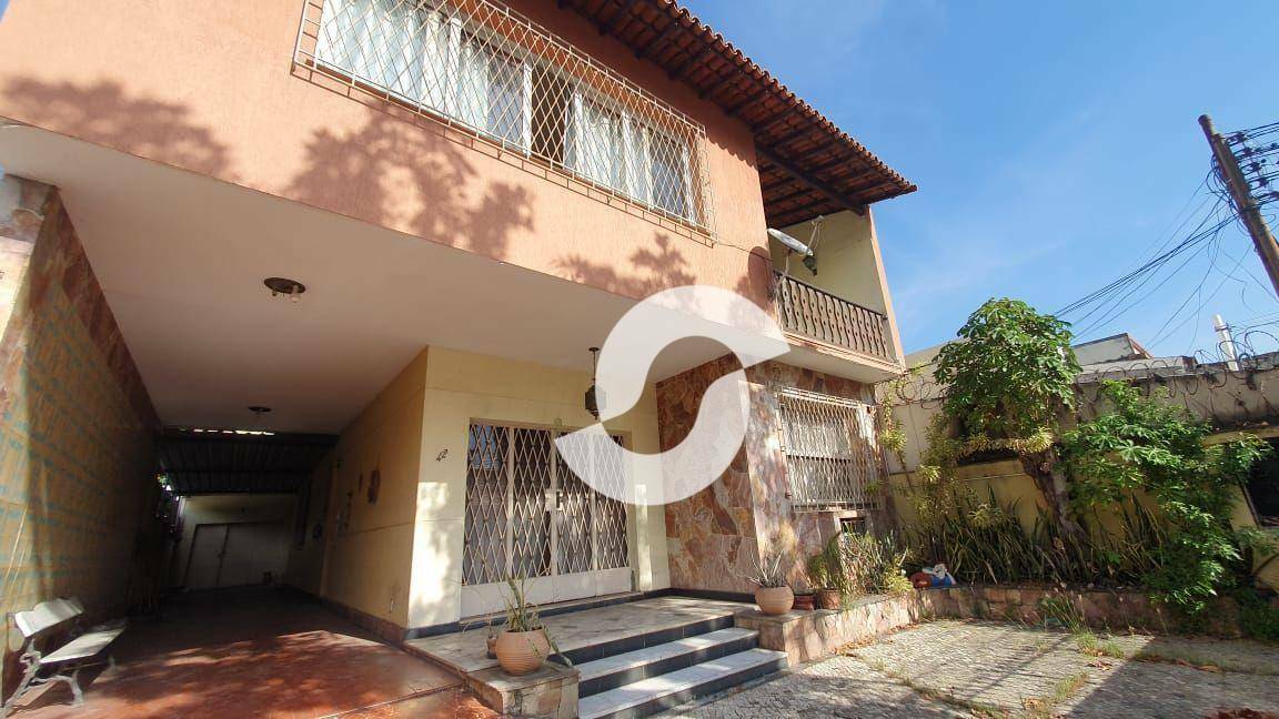 Casa à venda com 5 quartos, 298m² - Santa Rosa,Niterói