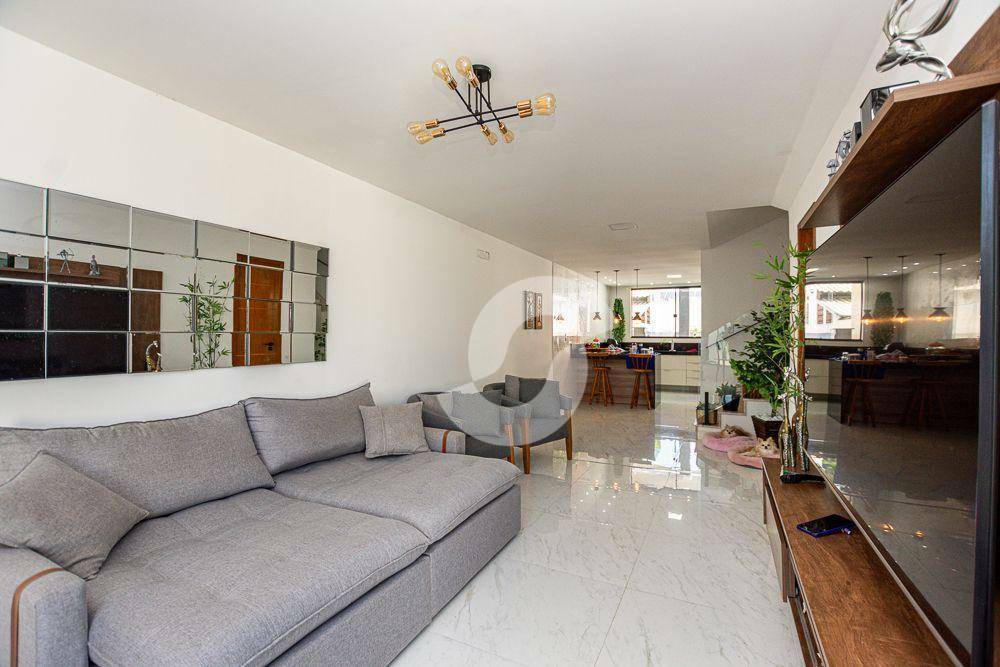 Casa à venda com 3 quartos, 150m² - Itaipu,Niterói