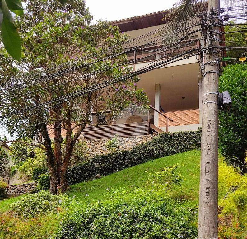 Casa à venda com 3 quartos, 183m² - Itaipu,Niterói