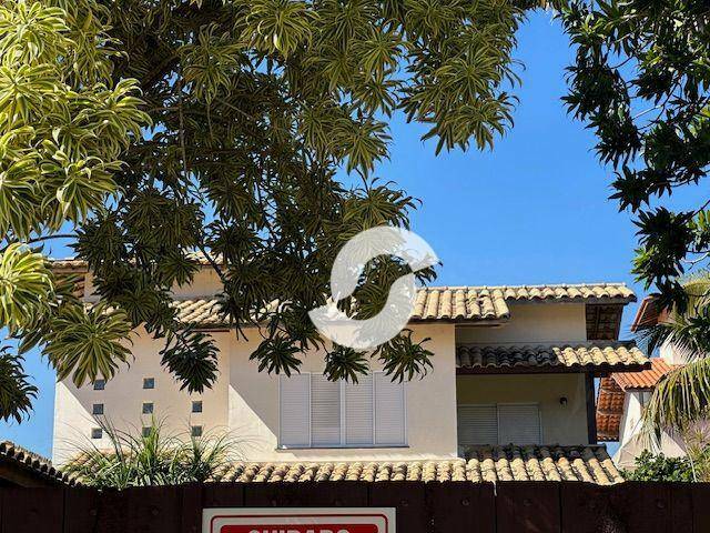 Casa à venda com 3 quartos, 720m² - Piratininga,Niterói