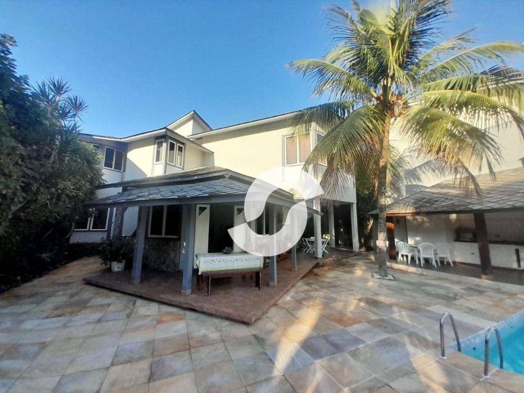 Casa à venda com 5 quartos, 310m² - Camboinhas,Niterói