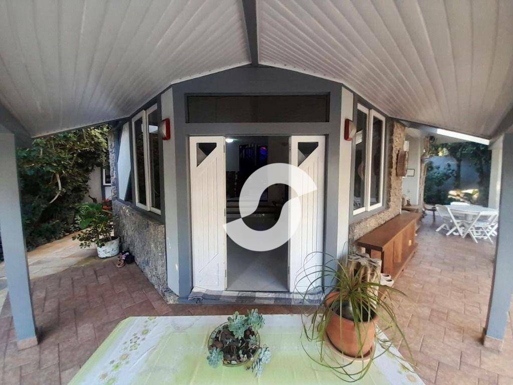 Casa à venda com 5 quartos, 310m² - Camboinhas,Niterói