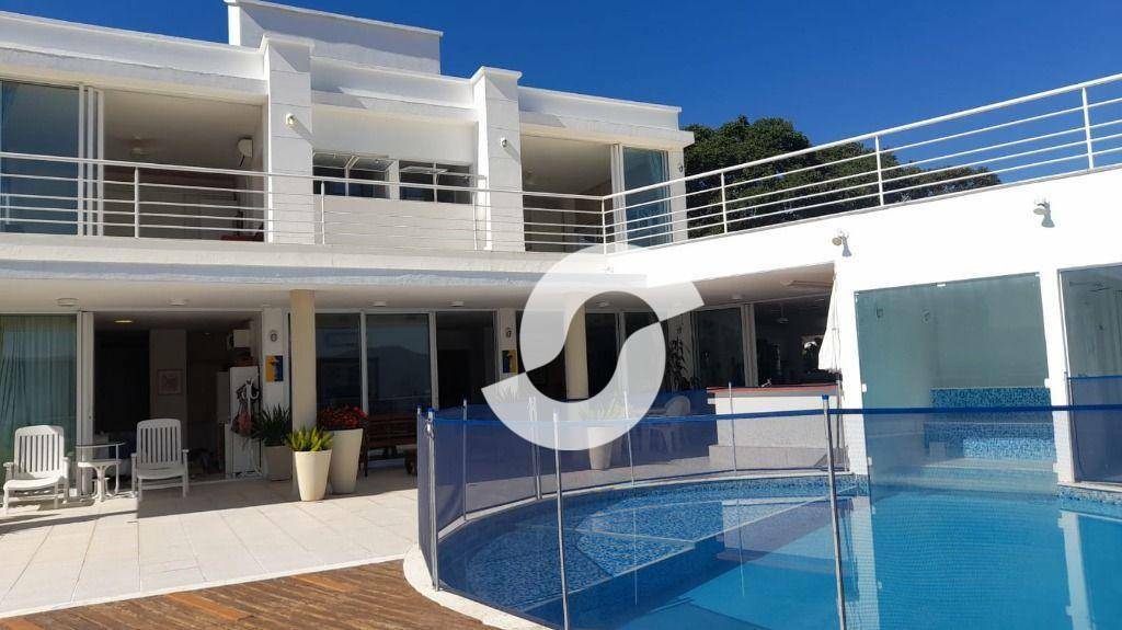 Casa à venda com 4 quartos, 420m² - Camboinhas,Niterói