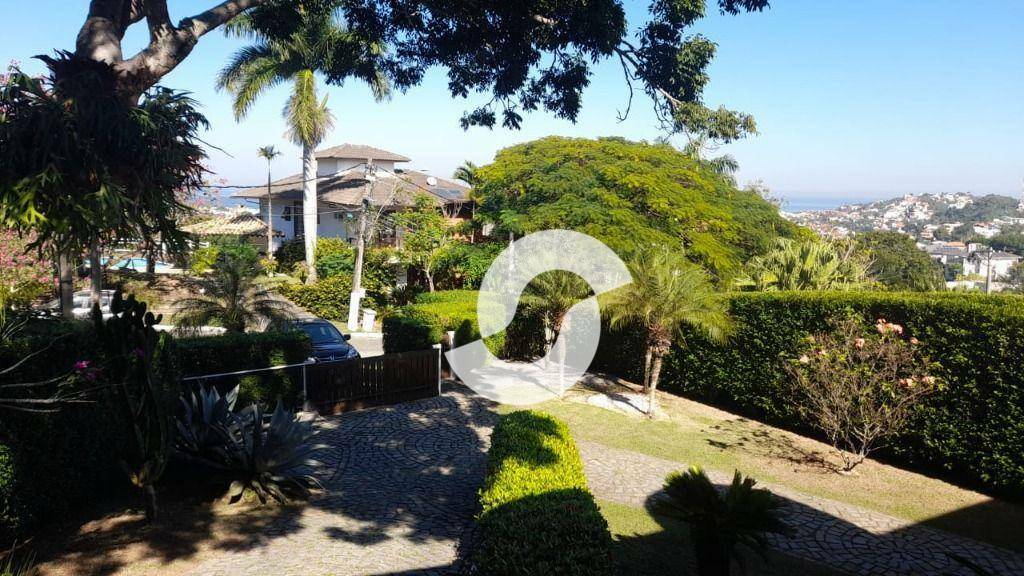 Casa à venda com 4 quartos, 420m² - Camboinhas,Niterói