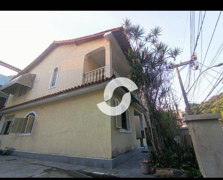 Casa à venda com 4 quartos, 240m² - Largo do Barradas,Niterói