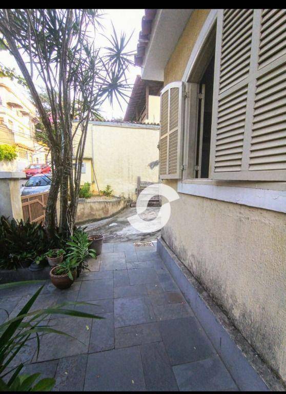Casa à venda com 4 quartos, 240m² - Largo do Barradas,Niterói