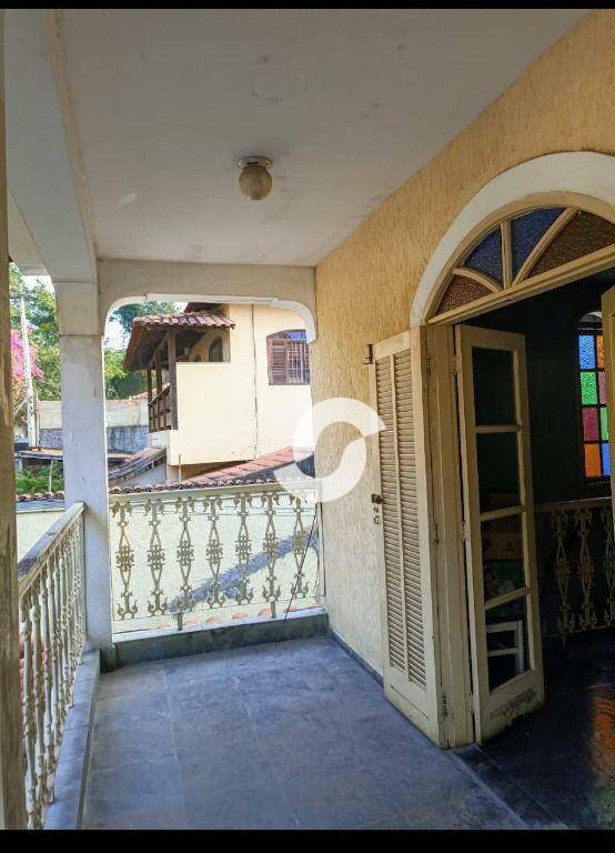 Casa à venda com 4 quartos, 240m² - Largo do Barradas,Niterói