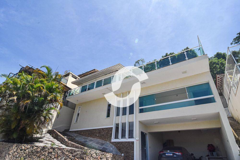 Casa à venda com 4 quartos, 352m² - Piratininga,Niterói