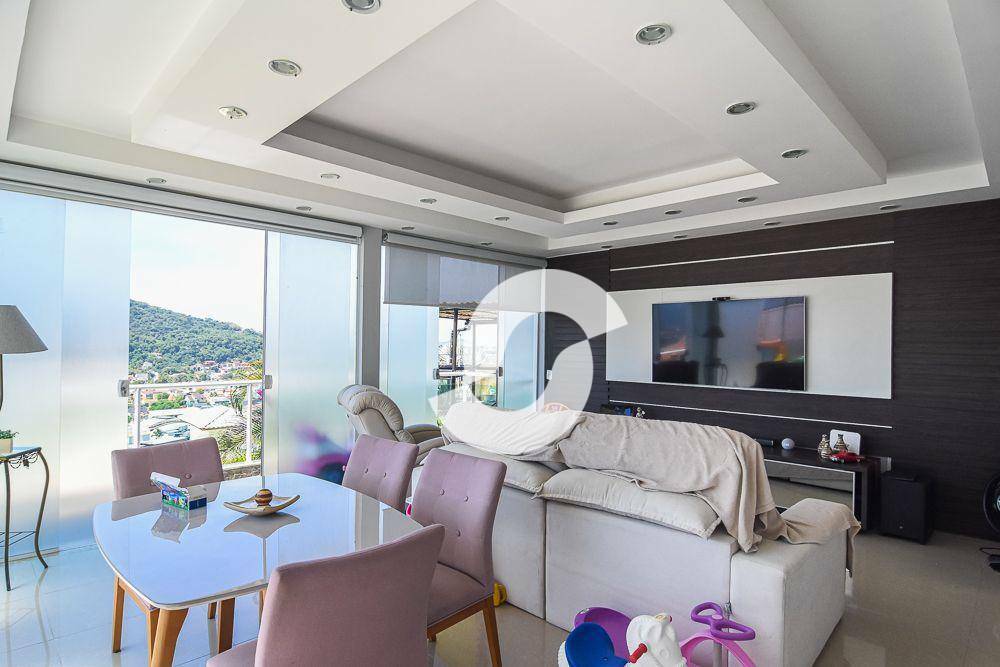Casa à venda com 4 quartos, 352m² - Piratininga,Niterói