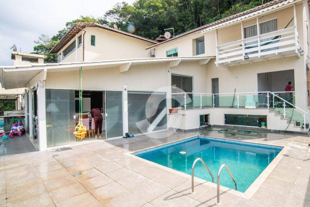 Casa à venda com 4 quartos, 352m² - Piratininga,Niterói