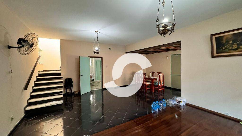 Casa à venda com 5 quartos, 412m² - Fátima,Niterói