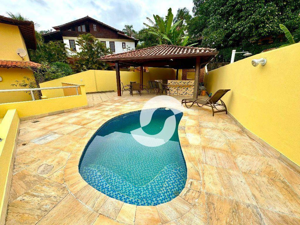  - Casa com 4 dormitórios à venda, 326 m² em Pendotiba
