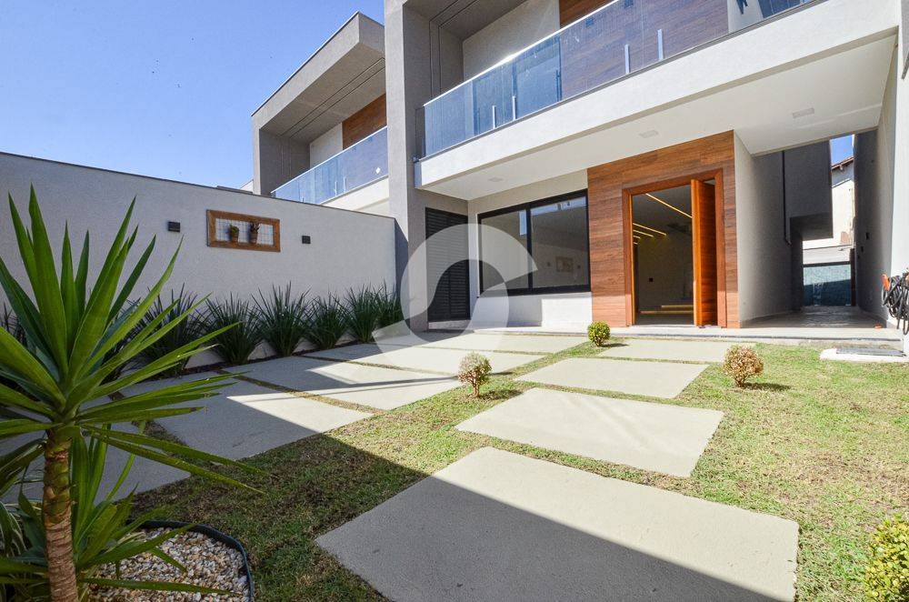 Casa à venda com 3 quartos, 223m² - Itaipu,Niterói