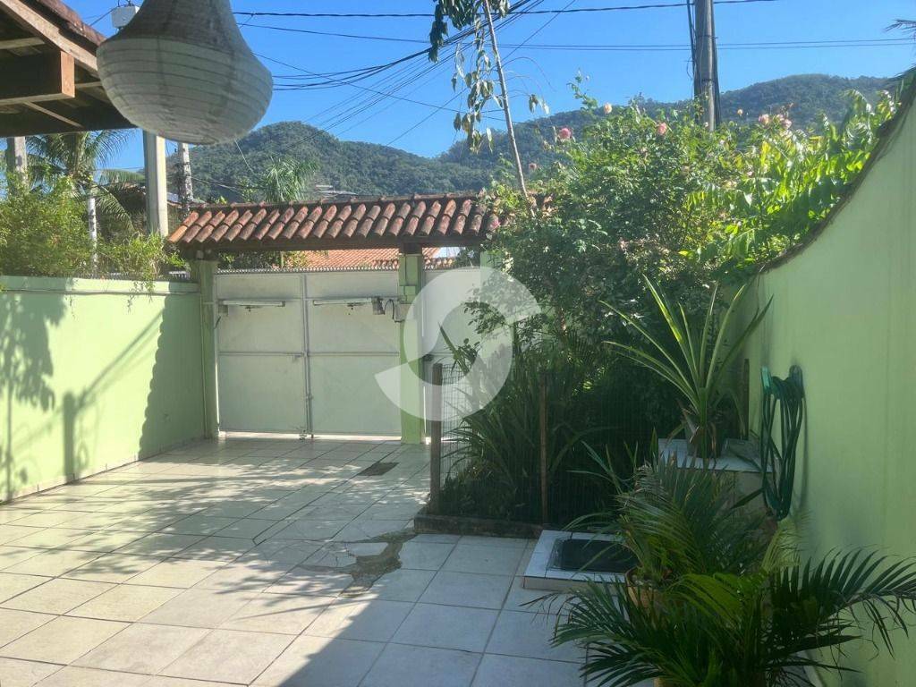 Casa à venda com 3 quartos, 270m² - Cafubá,Niterói