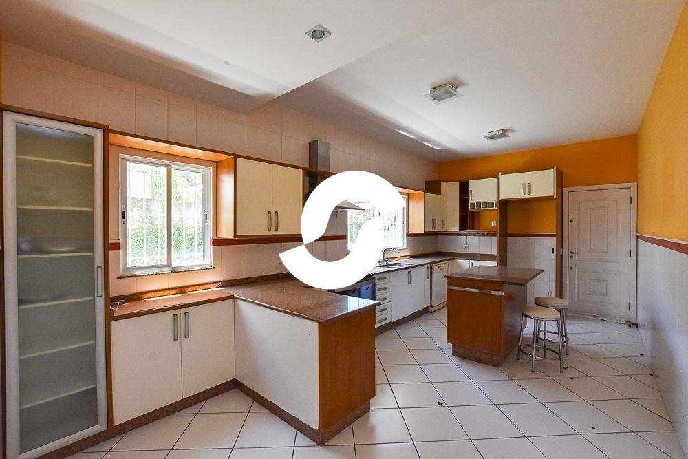 Casa à venda com 4 quartos, 384m² - Itaipu,Niterói