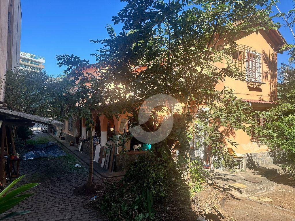 Casa à venda com 1 quarto, 96m² - Santa Rosa,Niterói