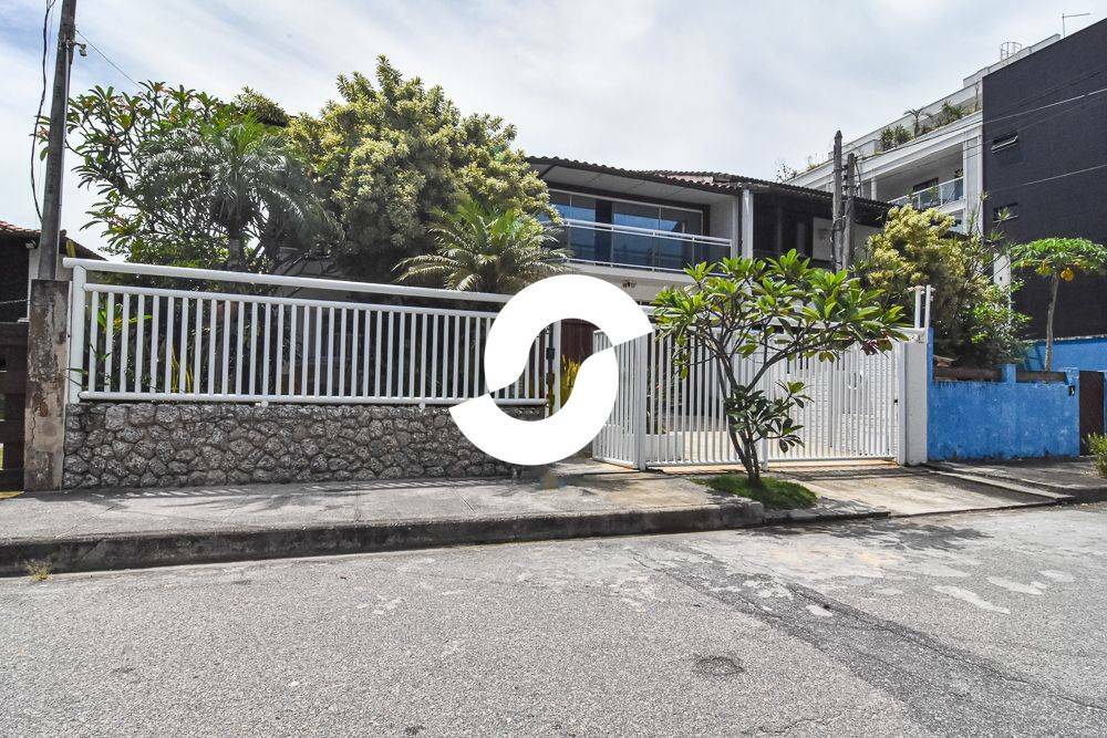 Casa à venda com 4 quartos, 291m² - Piratininga,Niterói