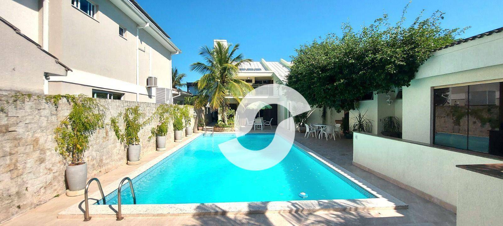 Casa à venda com 3 quartos, 603m² - Camboinhas,Niterói