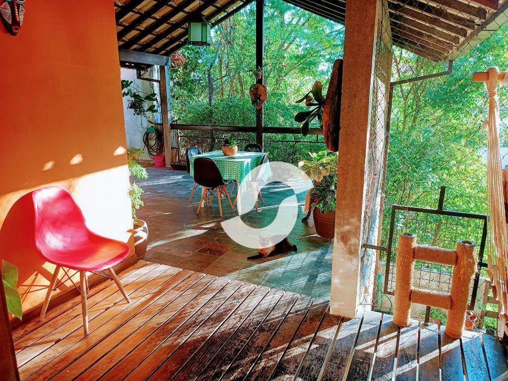 Casa à venda com 6 quartos, 380m² - São Francisco,Niterói